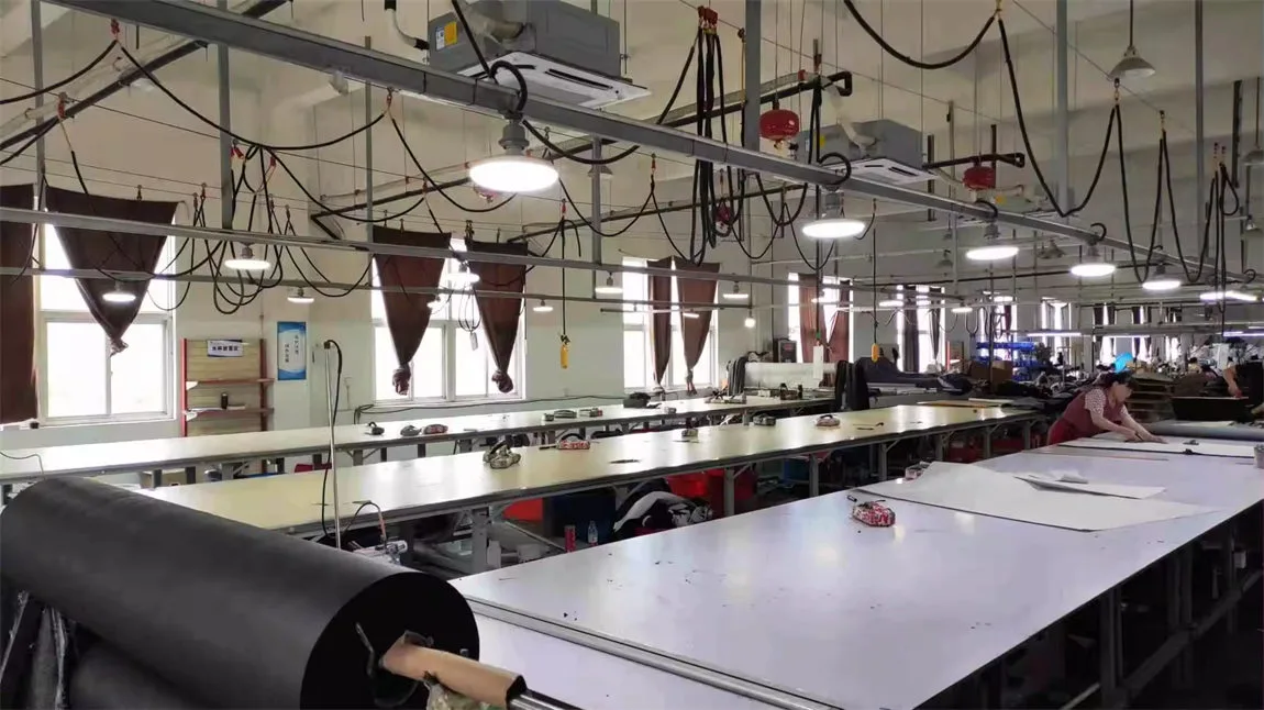 Automatic fabric cutting